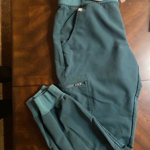 Medium Figs Scrubs Set in Caribbean Blue